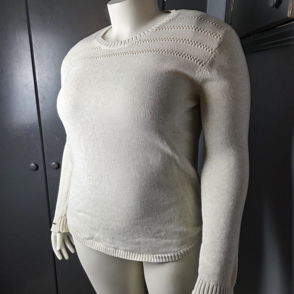 Women's Scoop Neck Cream Sweater - Lightweight Knit